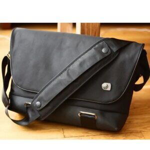 Booq Bag Boa courier 15 Black